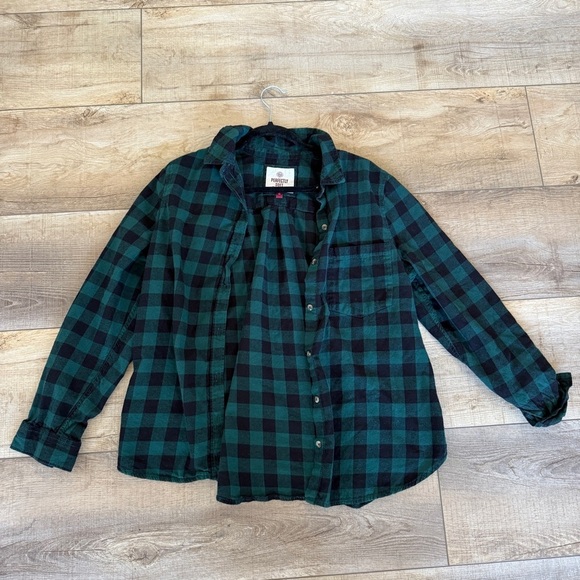 SO Collared Long Sleeve Black and White Plaid Button Down Flannel - Picture 1 of 4